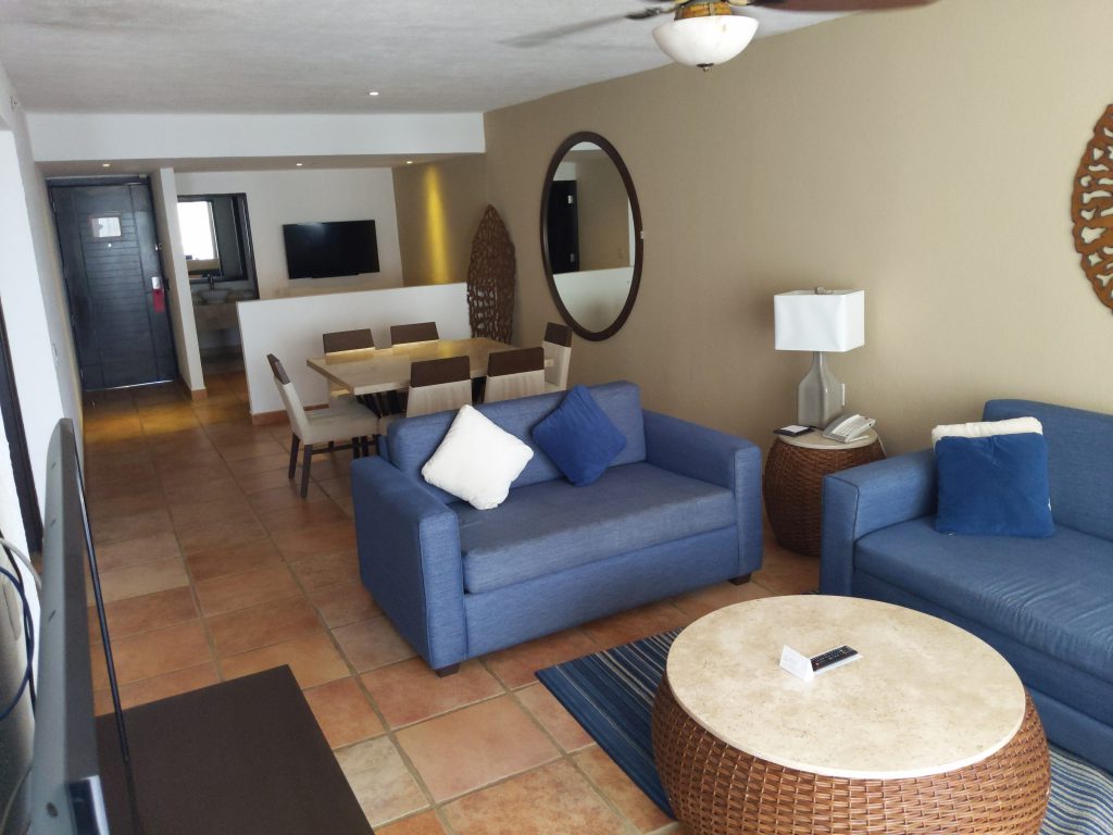 Living space in a room at Hyatt Ziva Los Cabos