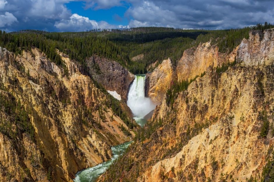 The view of Lower Falls from Artist Point