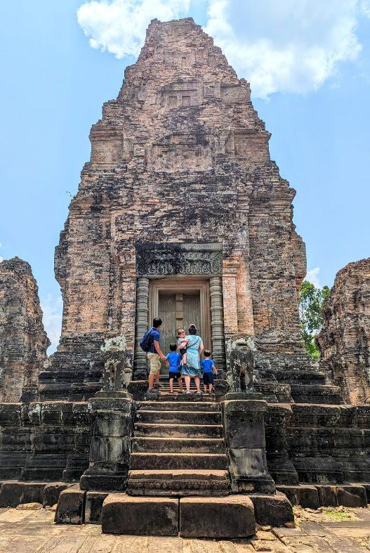 Family at East Mebon