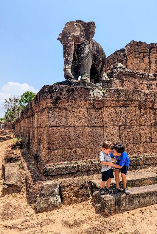 Children at East Mebon