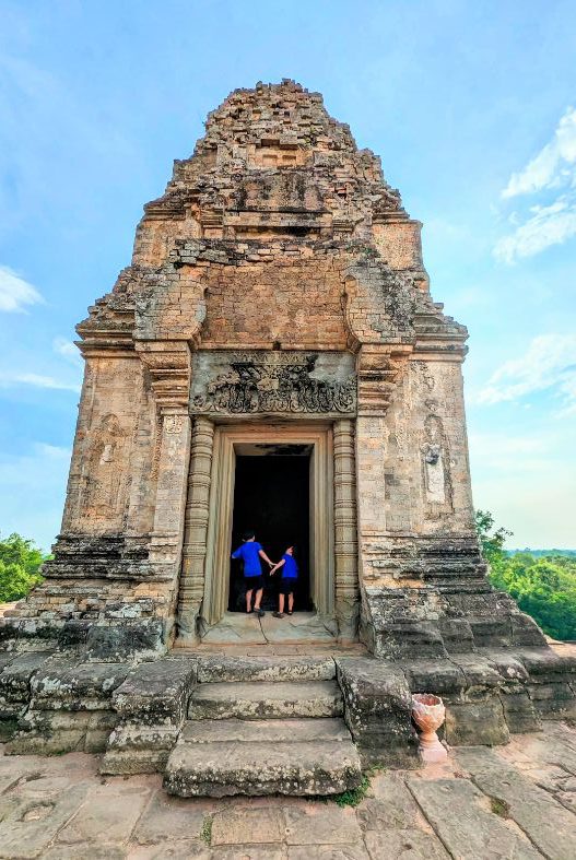 Kids at Pre Rup temple