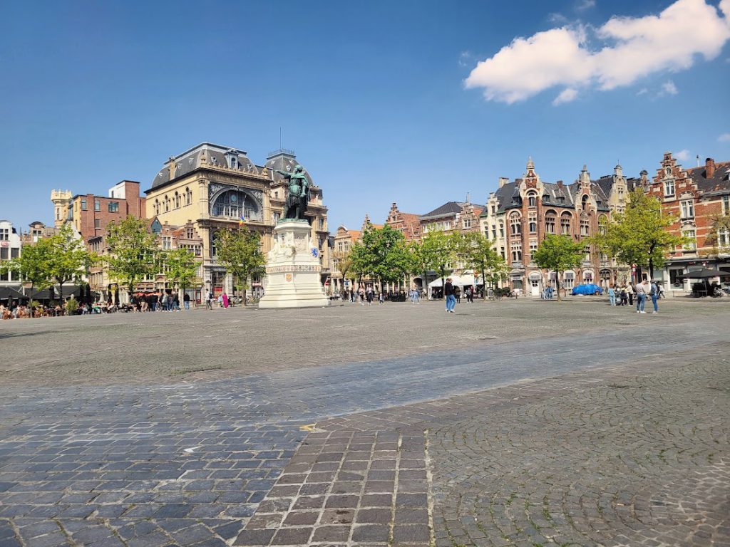Vrijdagmarkt Square